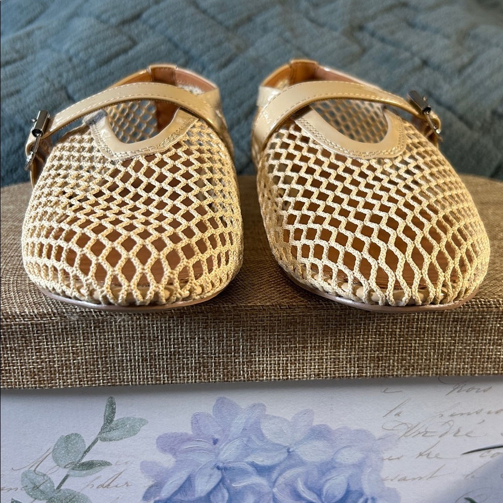 Nieardan Beige Mesh Women's Mesh Loafers
size 8.5 - Picture 9 of 11